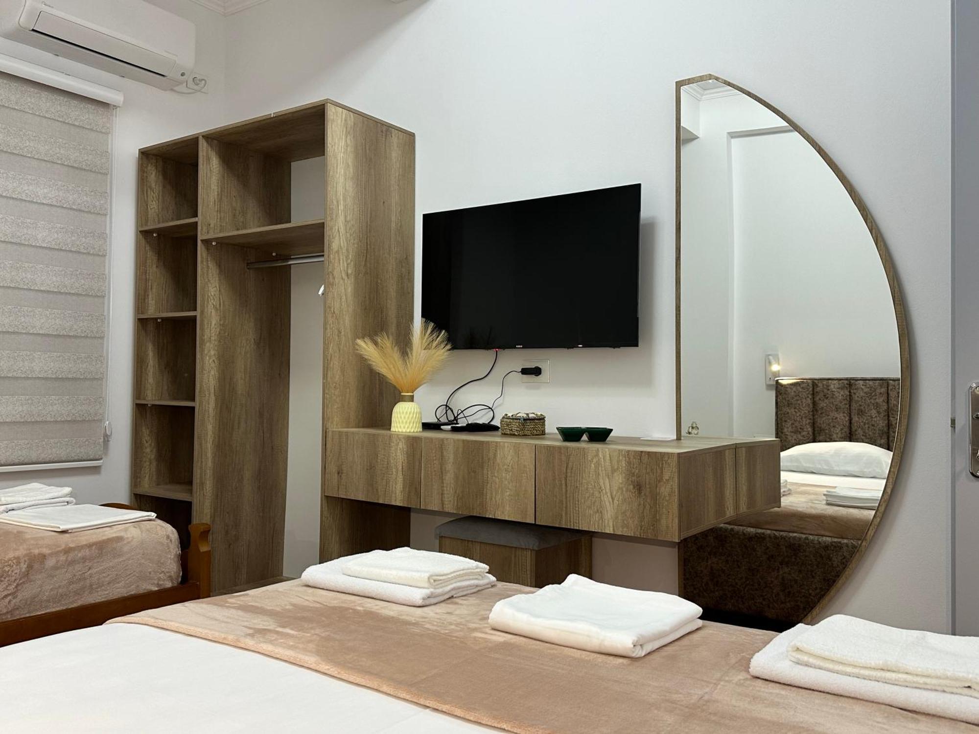 Lola'S Rooms Gjirokastër Buitenkant foto
