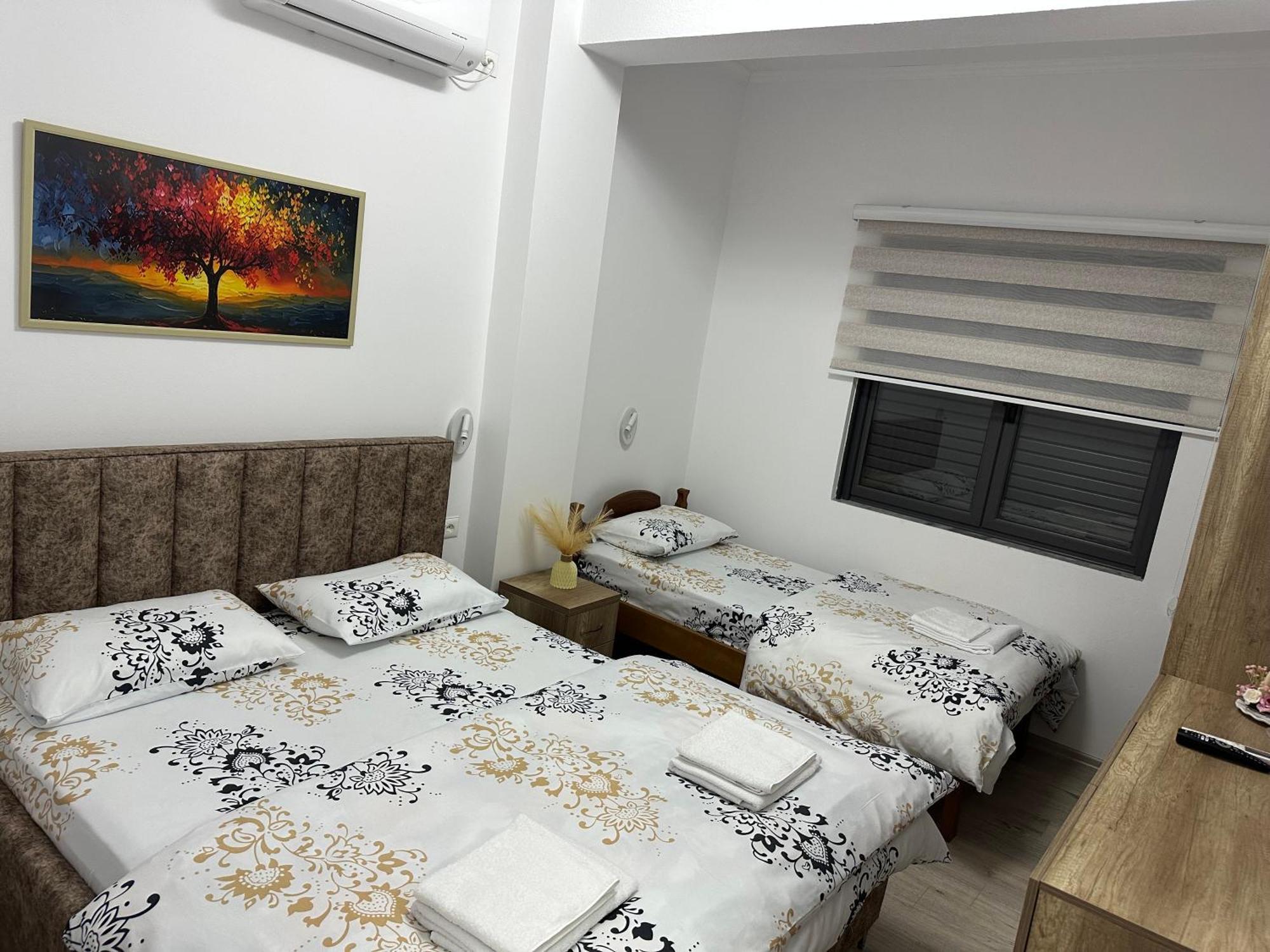 Lola'S Rooms Gjirokastër Buitenkant foto