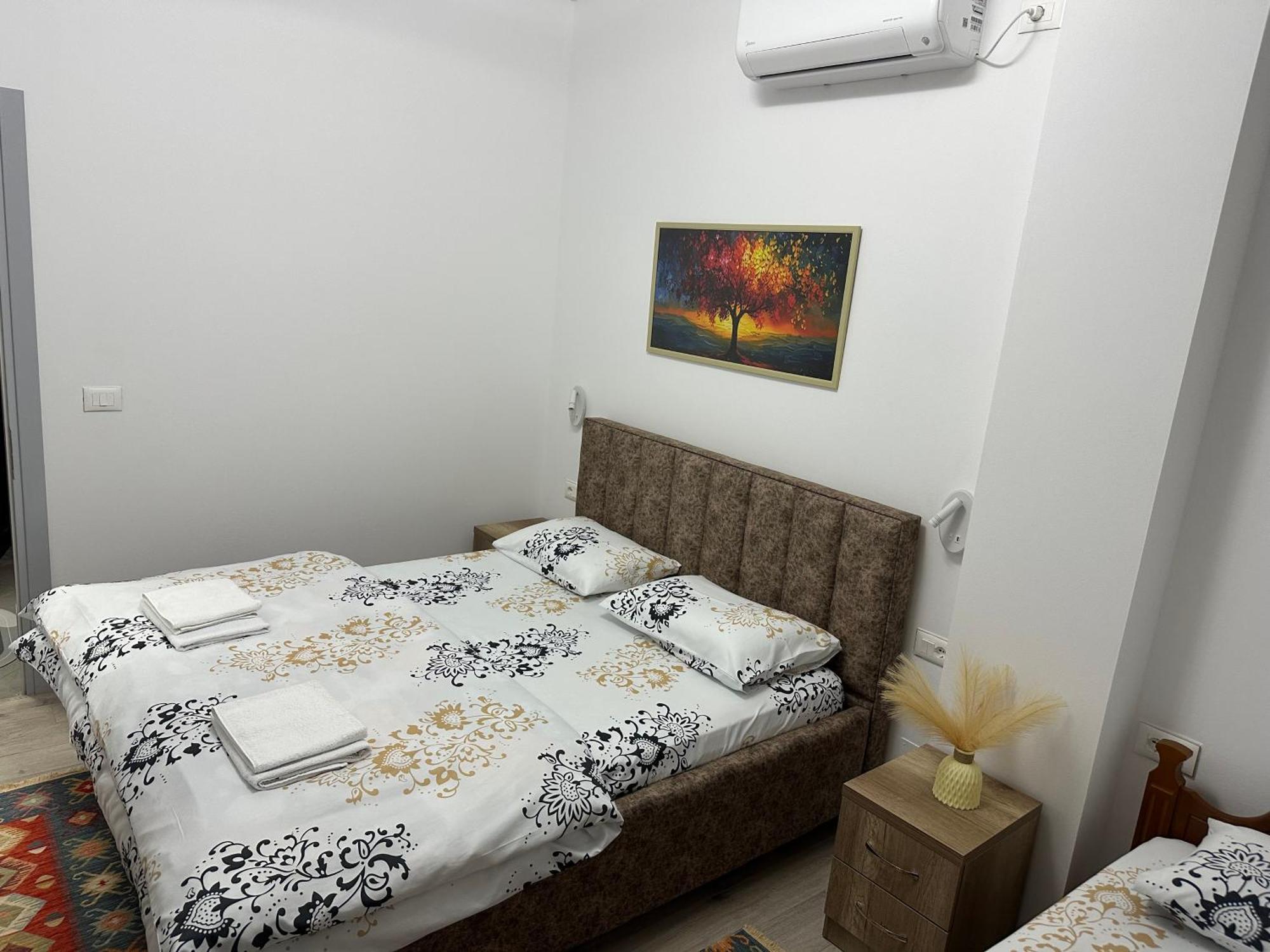 Lola'S Rooms Gjirokastër Buitenkant foto