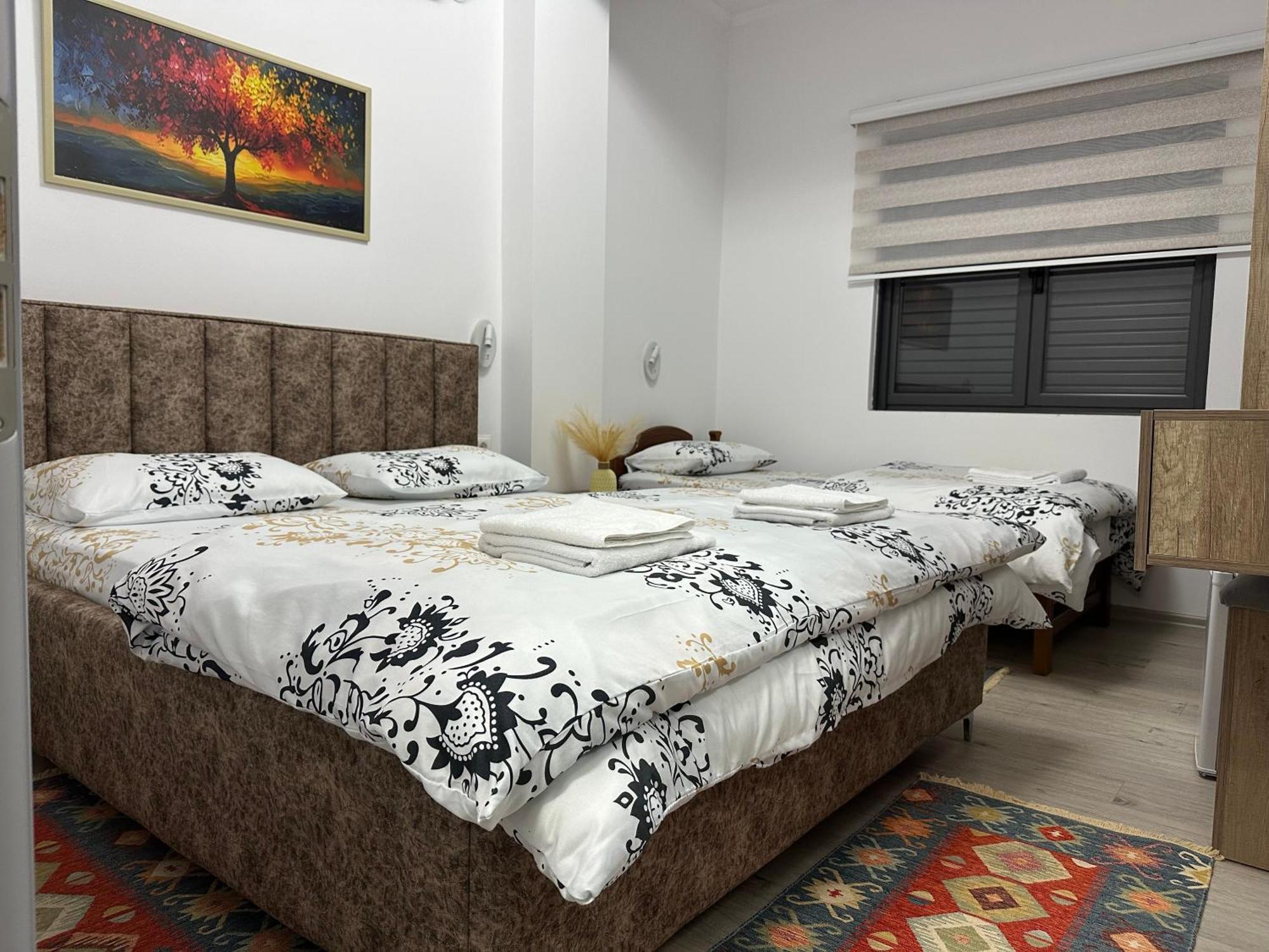 Lola'S Rooms Gjirokastër Buitenkant foto
